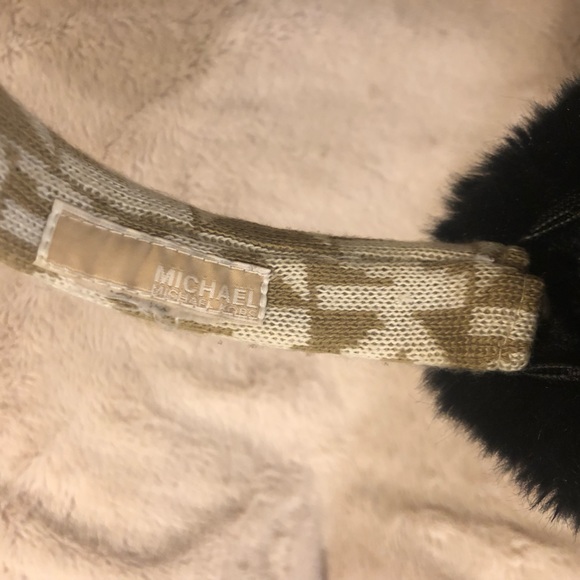 Michael Kors Earmuffs - Picture 5 of 6